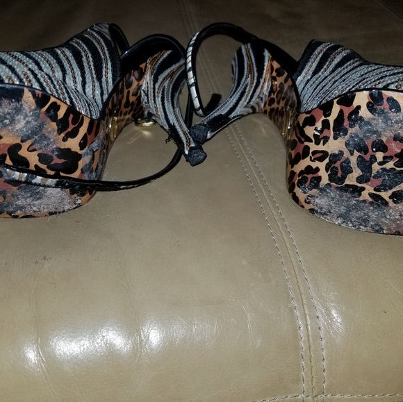 Betsey Johnson Sequin Pump - Picture 3 of 10